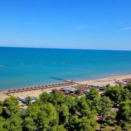 Apartment Apartment Beach Front With Pool