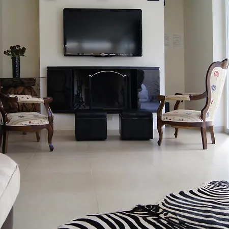 Front With Pool Montesilvano Marina