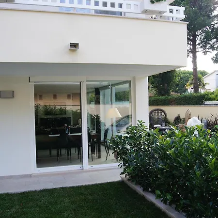 Apartment Apartment Beach Front With Pool Montesilvano