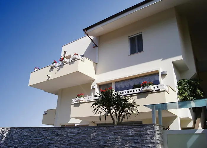 Front With Pool Montesilvano Marina